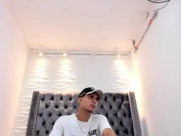 Chaturbate Watch Live Sex Cams of tommy_jones2