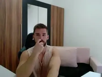 Chaturbate Live Sex Cam of darius_94