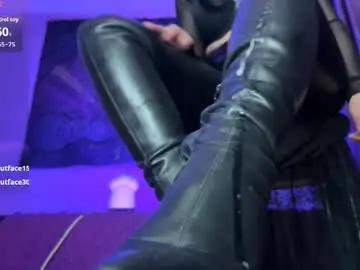 Chaturbate Live Porn of helena__femdom