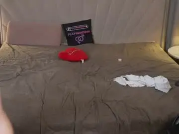 Chaturbate Live Sex Cam of kira0541