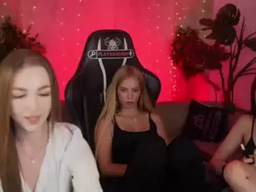 Chaturbate Live Sex Cam of kira0541