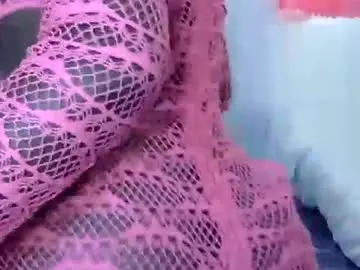 Chaturbate Watch Live Sex Cams of wild_berry22