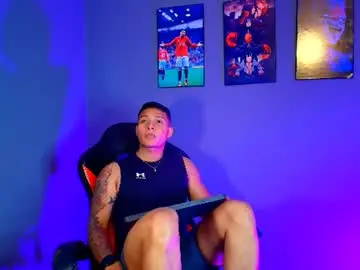 Chaturbate Live Sex Cam of evan_greey