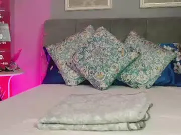 Chaturbate Free Porn Cam of mira_glow