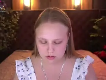 Chaturbate Watch Live Sex Cams of crystallpaws_