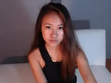 Chaturbate Live Sex Cam of prettyhotshakira