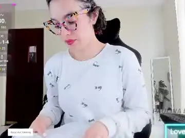 Chaturbate Live Sex Cam of polybarnett