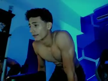 Chaturbate Live Sex Cam of maximo_romano