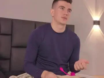 Chaturbate Watch Live Sex Cams of mikaelslow