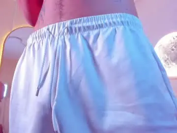 Chaturbate Free Porn Cam of benjamin_more