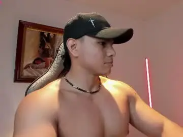 Chaturbate Live Sex Cam of roy__constance
