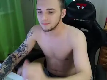 Chaturbate Sex Cam of golden_boyyy21