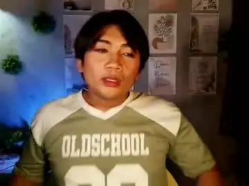 Chaturbate Live Sex Cam of ur_fucking2005
