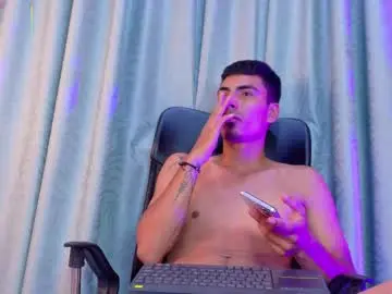 Chaturbate Live Sex Cam of axel_saenzz