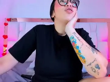 Chaturbate Live Sex Cam of camille_juicy