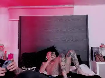 Chaturbate Live Sex Cam of inkedsinners_