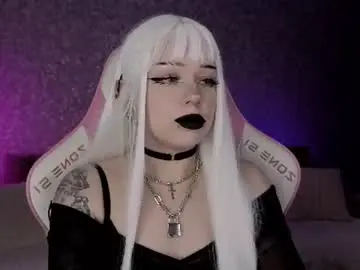 Chaturbate Free Live Porn of marceline_red