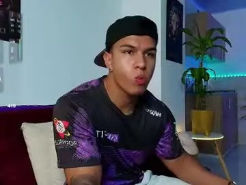 Chaturbate Best live sex cam show of taylor_johnn