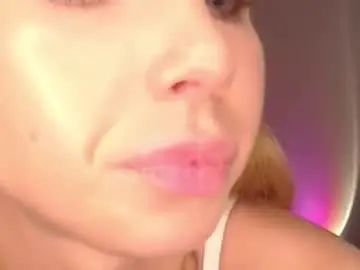 Chaturbate Adult Video Chat of emma_blush69
