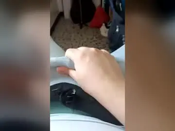Chaturbate Live Sex Cam of beautiful_hands_