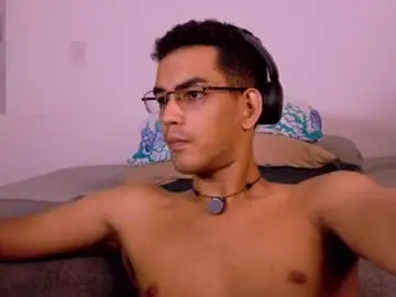 Chaturbate Adult Webcams of pikashuu7u7