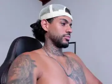Chaturbate Live Sex Cam of luigi1_