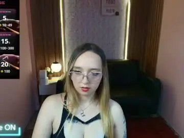 Chaturbate Best live sex cam show of liaroberts1