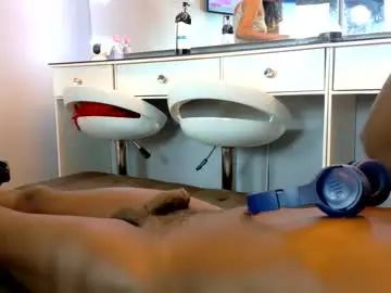 Chaturbate Free Porn Cam of petitestrawberry18