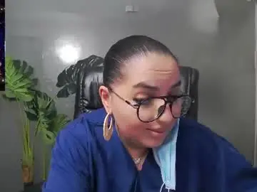 Chaturbate Live Sex Cam of allyiah