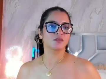 Chaturbate Live Sex Cam of helena_santos01