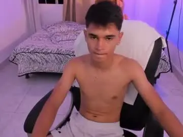 Chaturbate Free Live Porn of aron_boyy