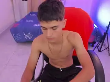 Chaturbate Free Porn Cam of aron_boyy