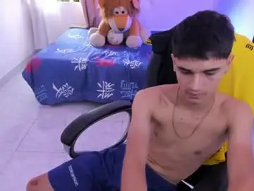Chaturbate Free Porn Cam of aron_boyy
