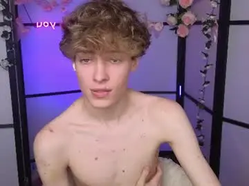 Chaturbate Private Sex Chat of curly_twinkboy