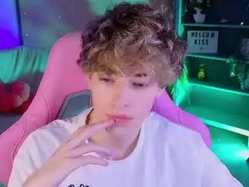 Chaturbate Best live sex cam show of curly_twinkboy