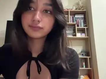 Chaturbate Live Sex Cam of tawnyamartinek