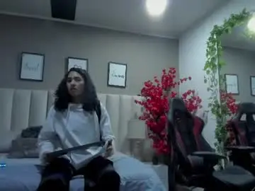 Chaturbate Live Sex Cam of kiara_kismet9