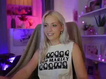 Chaturbate Live Sex of lucy_cutie_