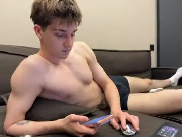 Chaturbate Live Sex Cam of panda_b0y