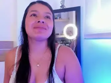 Chaturbate Live Sex Cam of miadanielss