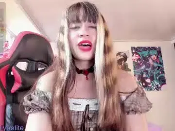 Chaturbate Live Sex Cam of mathildalapetite