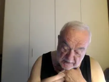 Chaturbate Adult Video Chat of ciaoamoremio3