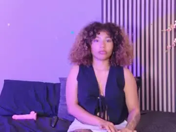 Chaturbate Sex Chat of adelerouss