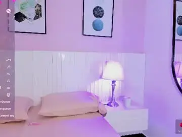 Chaturbate Live Sex Cam of myla_cute18