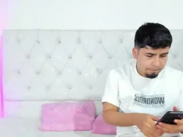 Chaturbate Live Sex Cam of tainy_n_harley