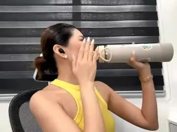 Chaturbate Live Porn of emelineciminera