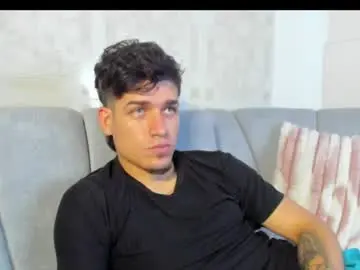 Chaturbate Adult Webcams of leandro_cooper