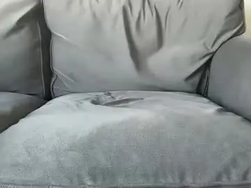 Chaturbate Live Sex Cam of cum_in_thighs