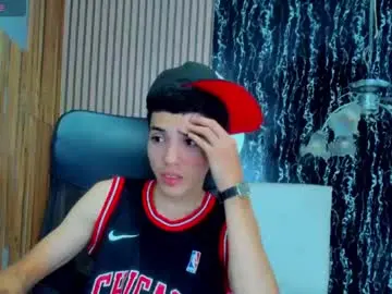 Chaturbate Sex Chat of enzoo_smith