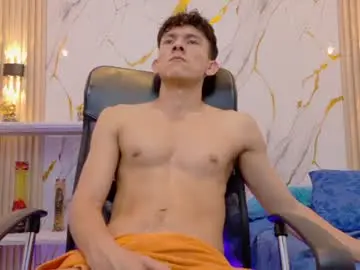 Chaturbate Live Porn of max_silver_